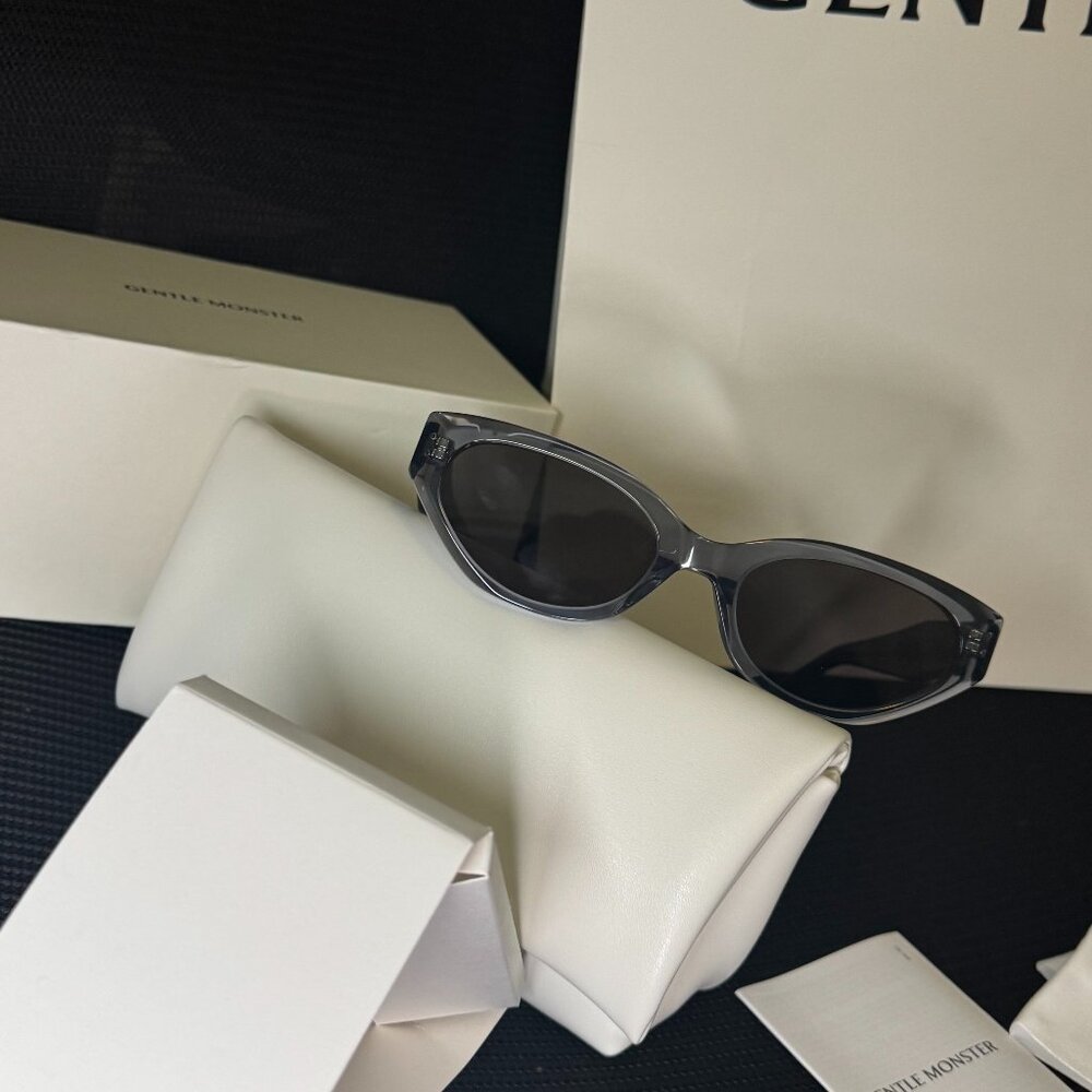 Gentle Monster Statement Sunglasses – Gold Logo, Viral Vibes